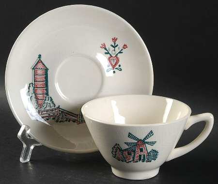 MCR5 Footed Cup & Saucer Set