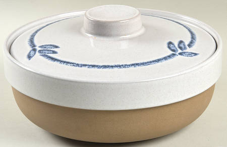 Blue Print England 2 Qt Round Covered Casserole