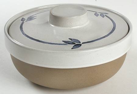 Blue Print England 1.5 Qt Round Covered Casserole