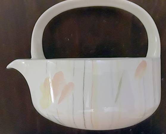 Calypso Gravy Boat