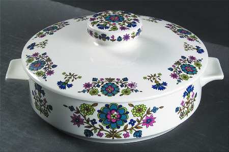 Country Garden Round Covered Vegetable