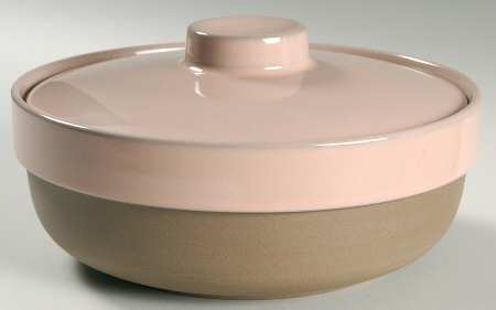 Coral Sand 2 Qt Round Covered Casserole