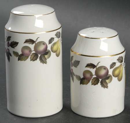 Evesham Salt & Pepper Set