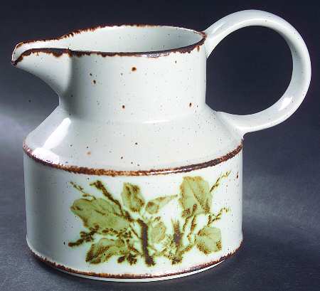 Green Leaves 24 Oz Pitcher