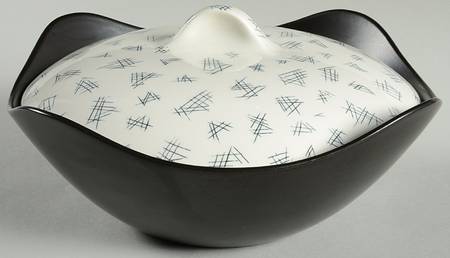 Monaco Round Covered Vegetable