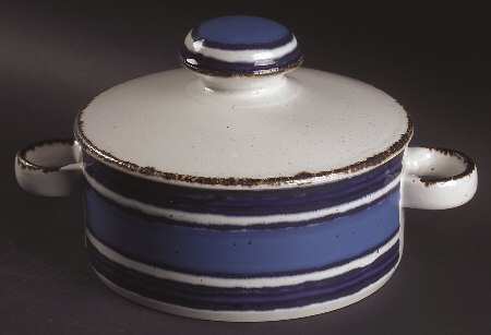 Moon 2 Qt Round Covered Casserole