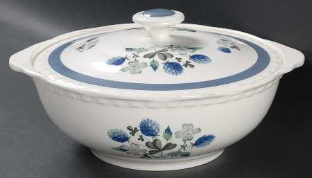Blue Clover (Raised Edge) Round Covered Vegetable