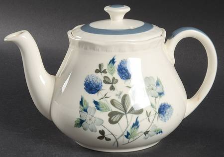 Blue Clover (Raised Edge) Teapot & Lid