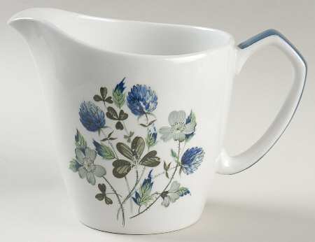 Blue Clover (Smooth Edge) 32 Oz Pitcher
