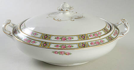 Clifton Round Covered Vegetable