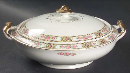 Clifton Round Covered Vegetable