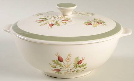 Greenwood (Cream Background) Round Covered Vegetable