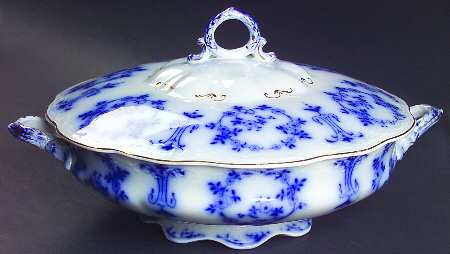 The Holland (Flowblue) Round Covered Vegetable