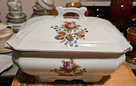 MEA1 Tureen &  Lid