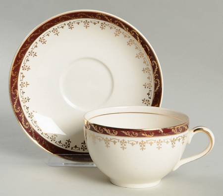 MEA28 Flat Cup & Saucer Set