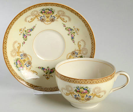MEA3 Flat Cup & Saucer Set