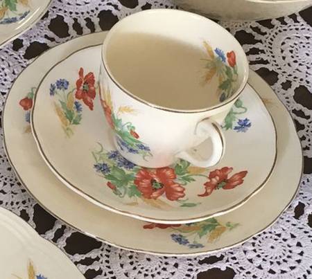 Poppy Footed Cup & Saucer Set