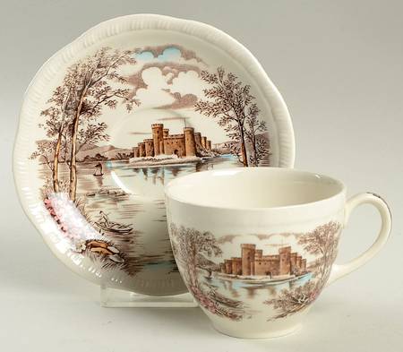 Queens Castle Multicolor Flat Cup & Saucer Set