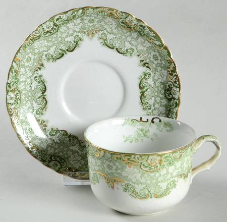 Roxbury Green Flat Cup & Saucer Set