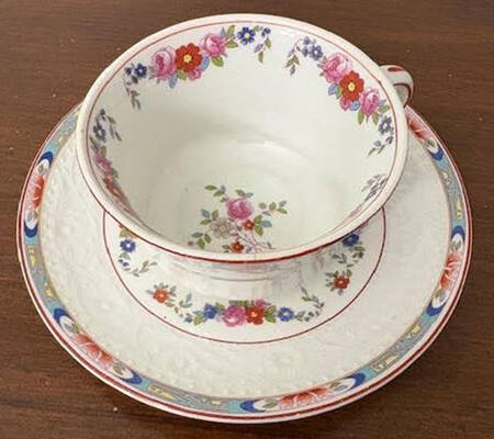 Torquay Flat Cup & Saucer Set