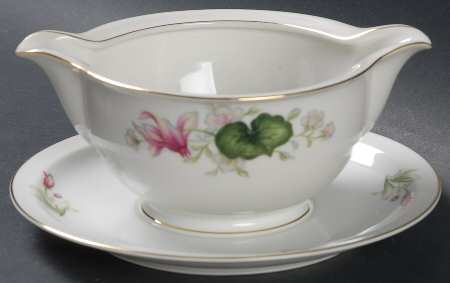 Alicia Gravy Boat with Attached Underplate