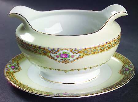 Annette Gravy Boat with Attached Underplate