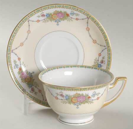 Antwerp Footed Cup & Saucer Set