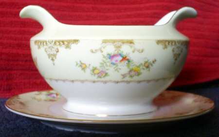Marie Gravy Boat & Underplate