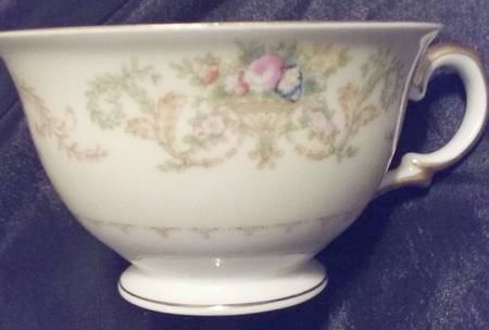 Barbizon Footed Cup