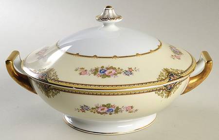 Beatrice Round Covered Vegetable