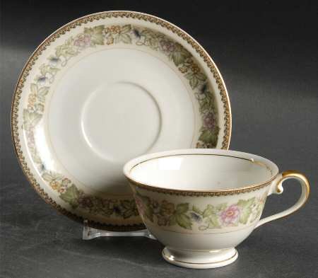 Bouquet Footed Cup & Saucer Set