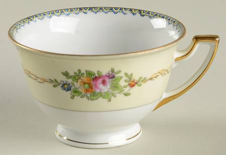 Bouquet (No Floral Center) Footed Cup