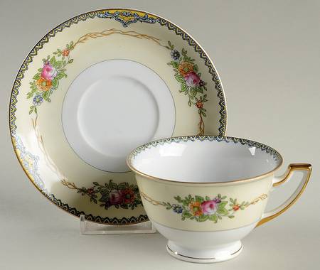 Bouquet (No Floral Center) Footed Cup & Saucer Set