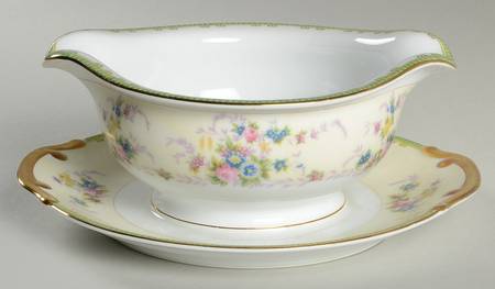 Briarcliffe Gravy Boat with Attached Underplate by Meito
