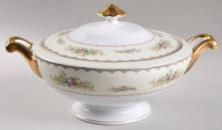 Bristol Round Covered Vegetable by Meito