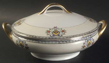 Campania Round Covered Vegetable