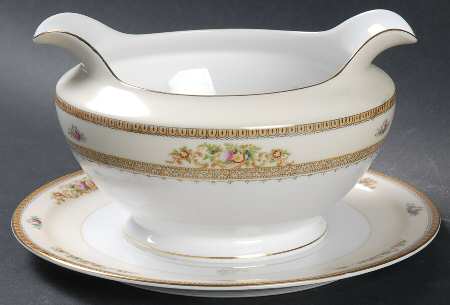 Camden Gravy Boat with Attached Underplate
