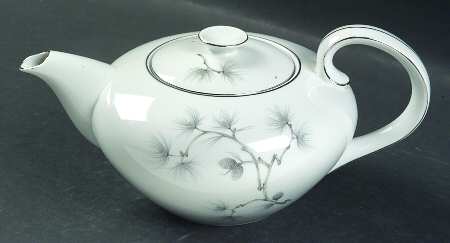 Caroline Pine Teapot & Lid by Meito