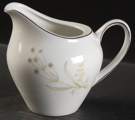 Chantilly Creamer