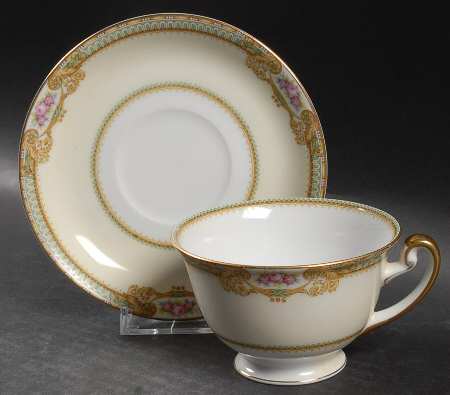 Charlotte Footed Cup & Saucer Set