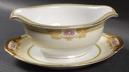 Charlotte Gravy Boat with Attached Underplate by Meito