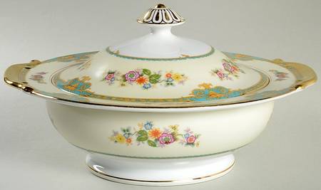 Clifton Round Covered Vegetable