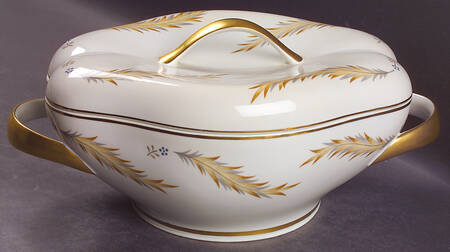 Courtley Oval Covered Vegetable