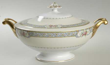 Countess Round Covered Vegetable