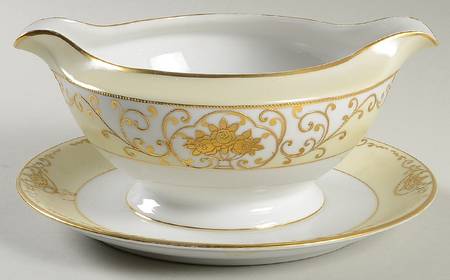 Crescent Gravy Boat with Attached Underplate