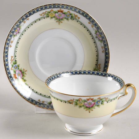 Delano Footed Cup & Saucer Set
