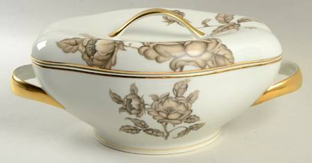 Desert Rose Oval Covered Vegetable