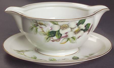 Dogwood Gravy Boat with Attached Underplate