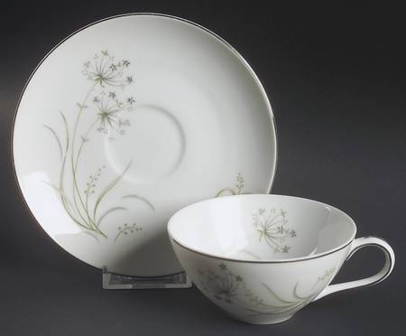 Dolores Flat Cup & Saucer Set