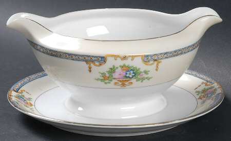 Dolores (Gold Trim) Gravy Boat with Attached Underplate